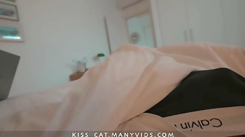 Step mom helps to cum step son in share bed with hand job and tight pussy, but can't...