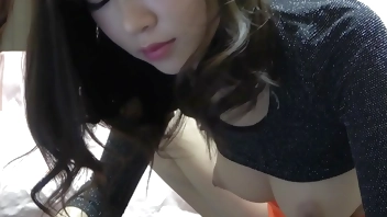 Japanese Girl Cleaning Room Downblouse Natural Tits